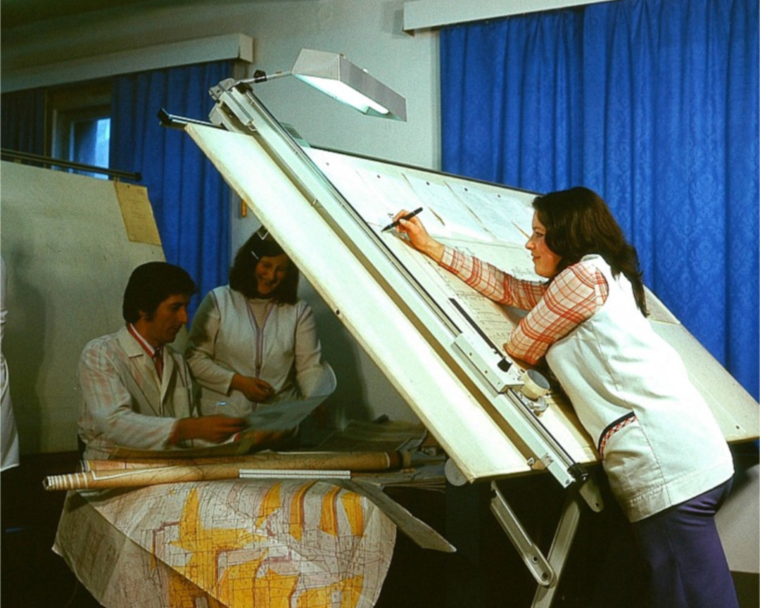 Bauchzeichner noch mit Bleistift, Tuschestift und Lineal (1975)